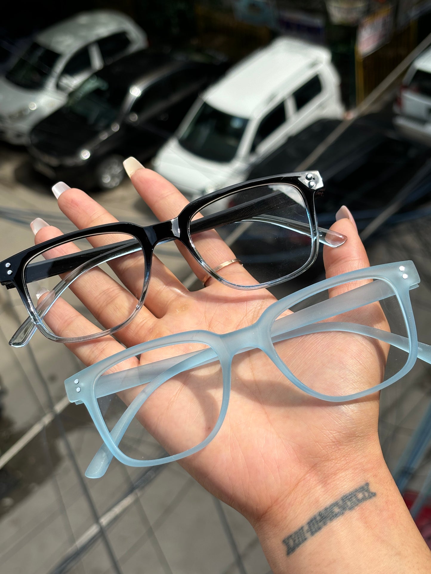 black and blue ombre glass combo